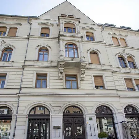 Filip'S Palace Luxurious Apartment Ljubljana Exterior photo