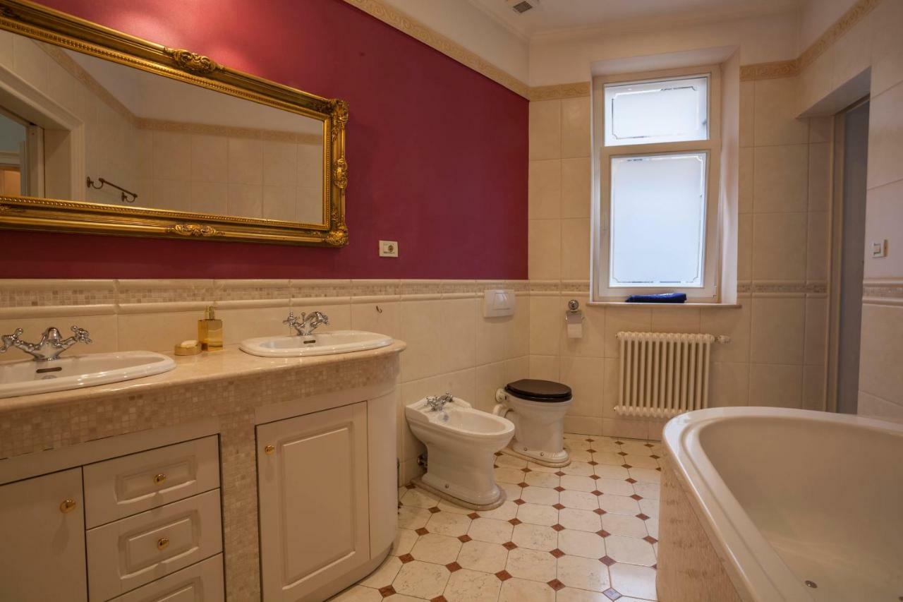 Filip's Palace Luxurious *