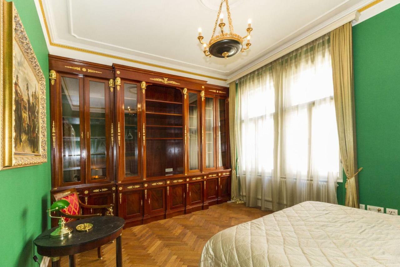 Filip’s Palace Luxurious *